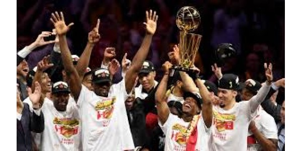 Hvem er den største helt af Toronto Raptors?